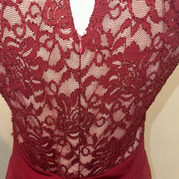 Rephyllis Elegant Burgundy Lace Halter Gown Size Large - Picture 11 of 12
